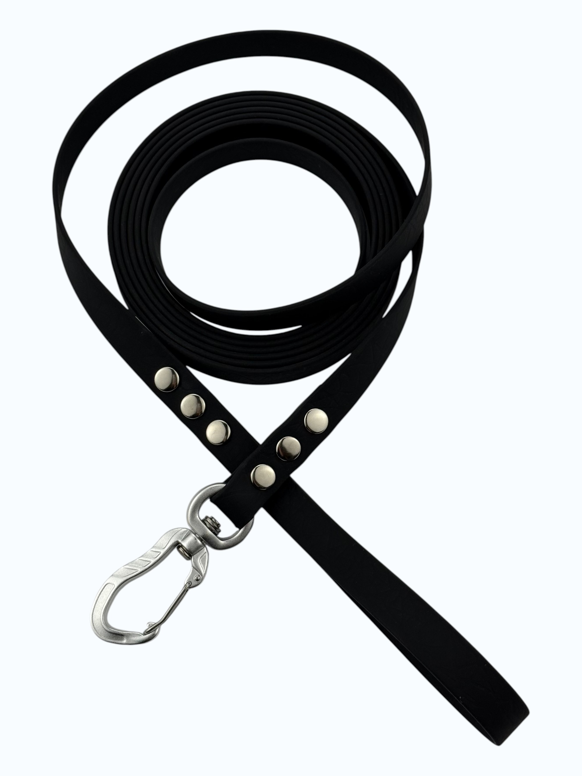 leash-midnight-3